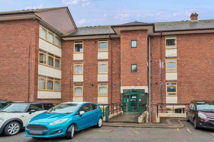 2 Bedroom Apartment To Rent In Vineyard, Abingdon, OX14