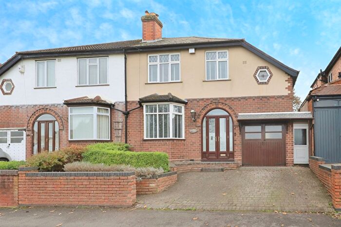 3 Bedroom Semi-Detached House For Sale In Moseley Road, Bilston, WV14