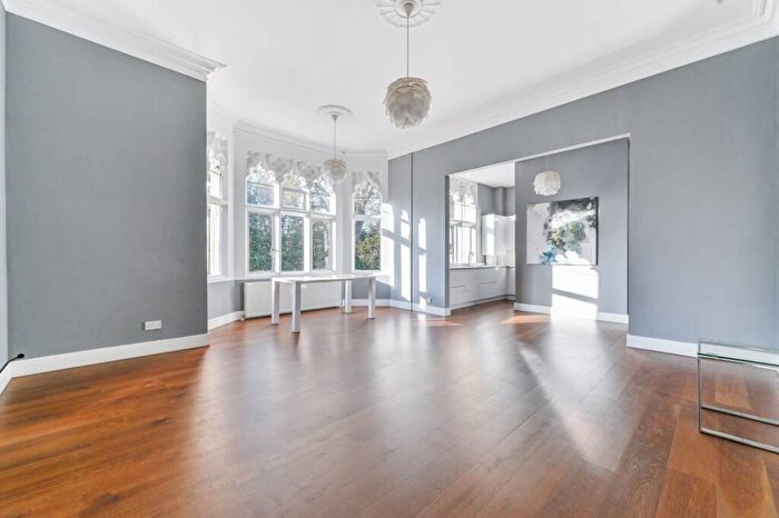 4 Bedroom Flat For Sale In Crystal Palace Park Road, Crystal Palace, London, SE26
