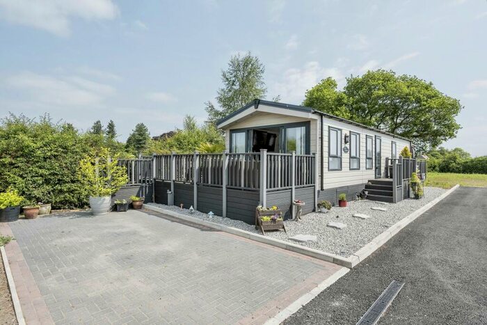 2 Bedroom Detached House For Sale In Saracens Lane, Scrooby, Doncaster, Nottinghamshire, DN10