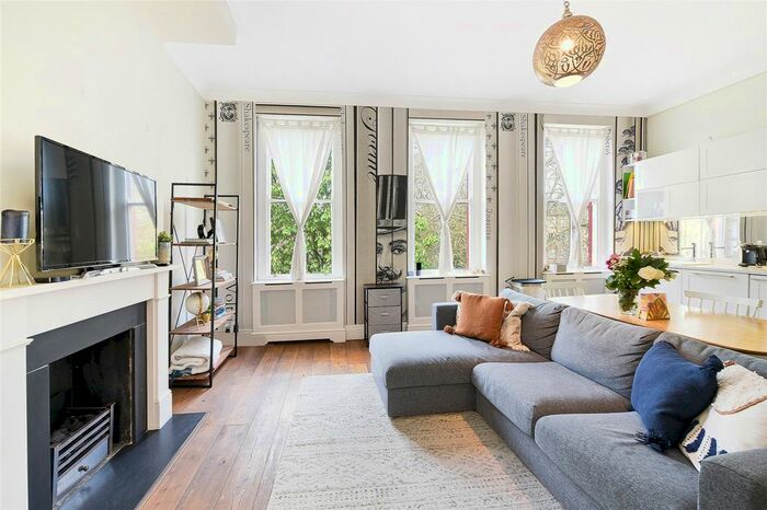 2 Bedroom Flat To Rent In Nevern Square, Earl's Court, London, SW5