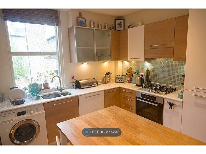 2 Bedroom Flat To Rent In Shakespeare Road, London, SE24