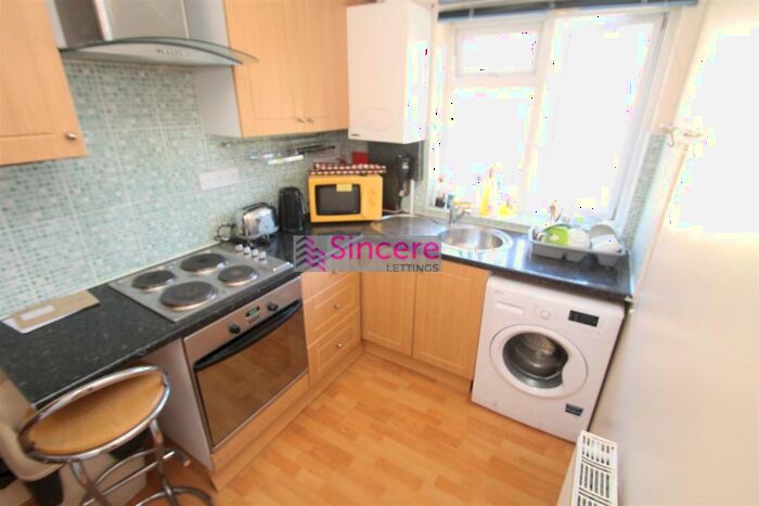 3 Bedroom Apartment To Rent In Blackhorse Lane, Walthamstow, E17