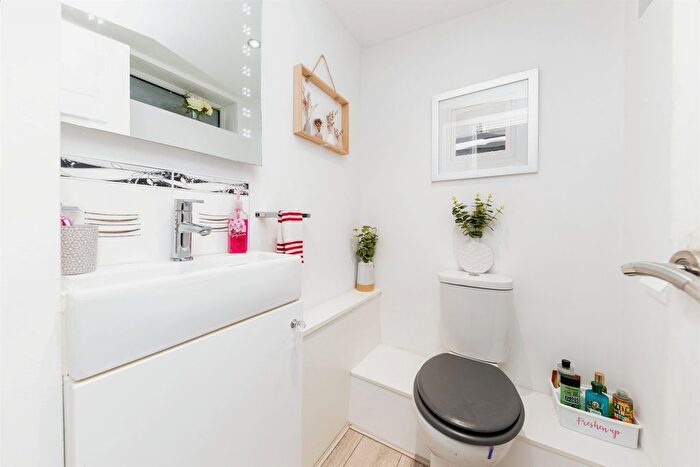 3 Bedroom Terraced House For Sale In Upper Maylins, Letchworth Garden City, SG6