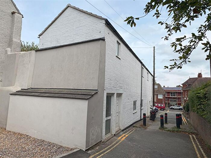 2 Bedroom Flat To Rent In Boulton Lane, Dursley, GL11