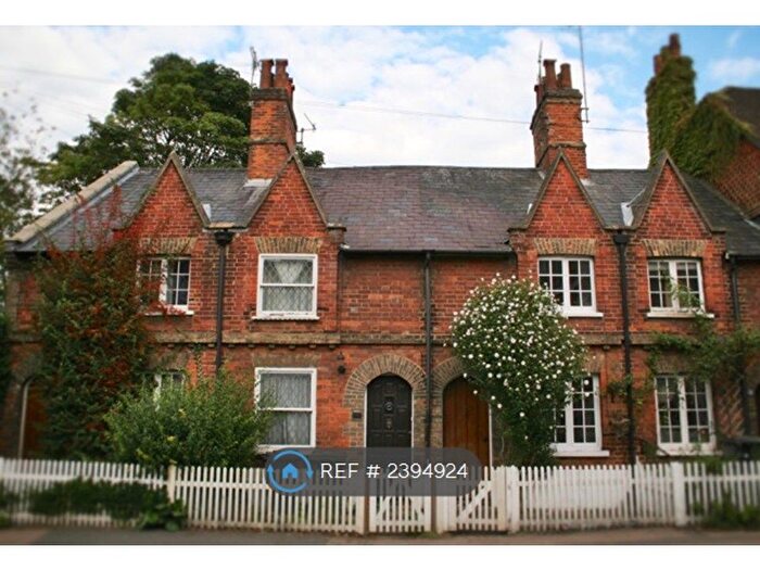 3 Bedroom Terraced House To Rent In Portsmouth Road, Guildford, GU2