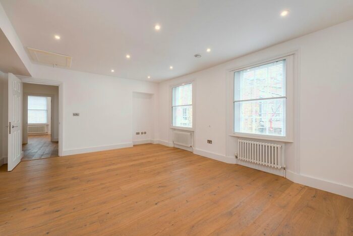 2 Bedroom Flat To Rent In Newburgh Street, London, W1F
