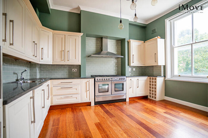 3 Bedroom Flat For Sale In Gipsy Hill, London, SE19