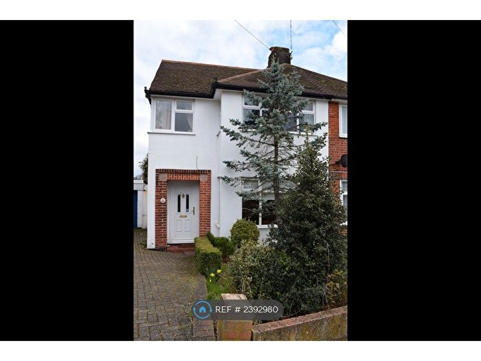 4 Bedroom Semi-Detached House To Rent In North Drive, Orpington, BR6