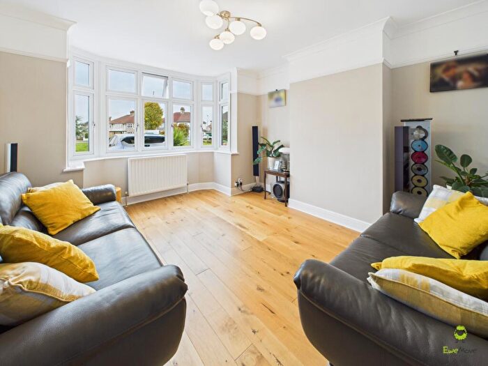 4 Bedroom Semi-Detached House For Sale In Cumberland Drive, Bexleyheath, Kent, DA7