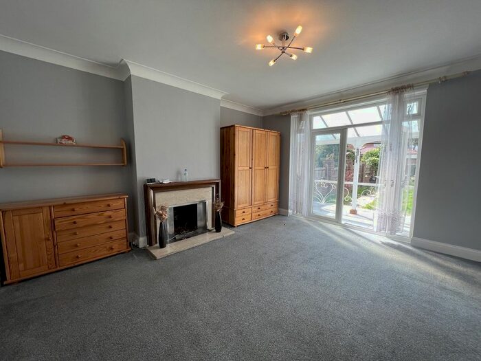 4 Bedroom Semi-Detached House To Rent In Roxborough Avenue, Isleworth, TW7