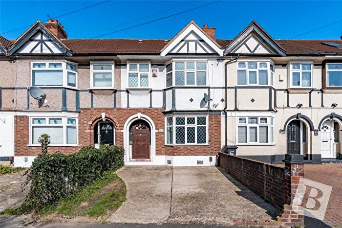 3 Bedroom Terraced House For Sale In Gresham Drive, Romford, RM6