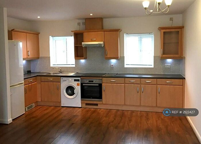 2 Bedroom Flat To Rent In Windermere Avenue, Purfleet, RM19