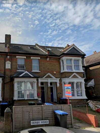 1 Bedroom Flat To Rent In Derby Road, Enfield, EN3