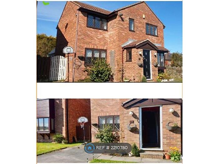 4 Bedroom Detached House To Rent In Springbank Avenue, Leeds, LS27