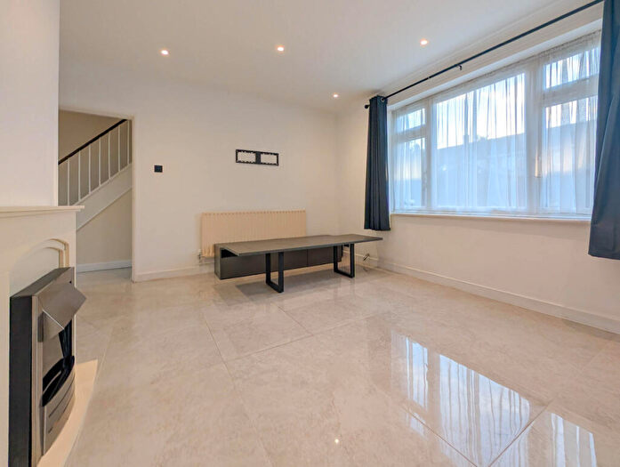 3 Bedroom End Of Terrace House To Rent In Boxgrove Road, London, SE2