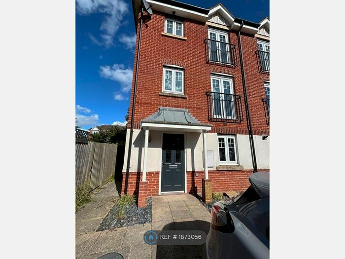 4 Bedroom Semi-Detached House To Rent In Perigee, Shinfield, Reading, RG2