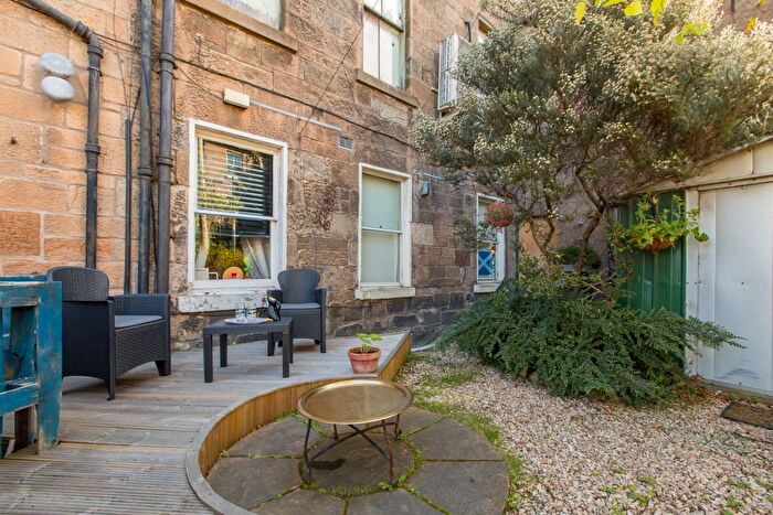 1 Bedroom Flat For Sale In B Carlyle Place, Abbeyhill, EH7