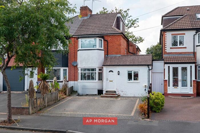 4 Bedroom Semi Detached House For Sale In Blythsford Road, Birmingham, West Midlands, B28