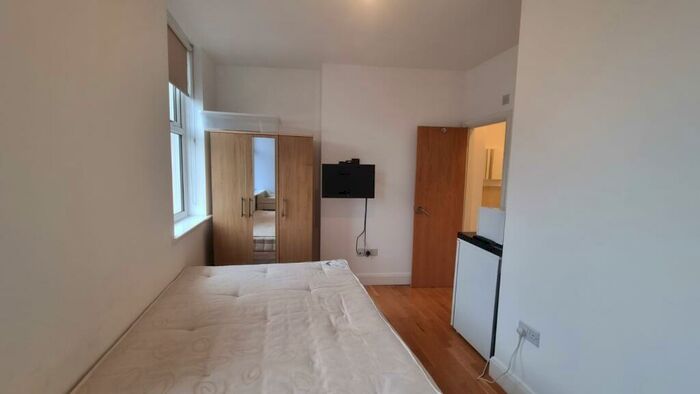 1 Bedroom Flat To Rent In Holloway Road, London, N19