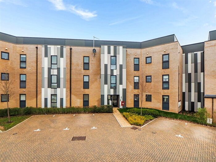2 Bedroom Flat For Sale In Cashmere Drive, Andover, SP11