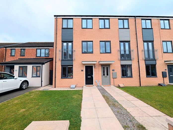 3 Bedroom End Of Terrace House For Sale In St. Aloysius View, Hebburn, NE31