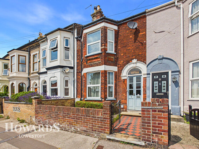 3 Bedroom Terraced House For Sale In Church Road, Lowestoft, NR32