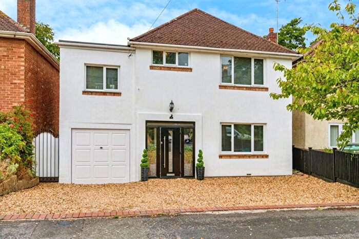 4 Bedroom Detached House For Sale In Bassett Dale, Southampton, SO16