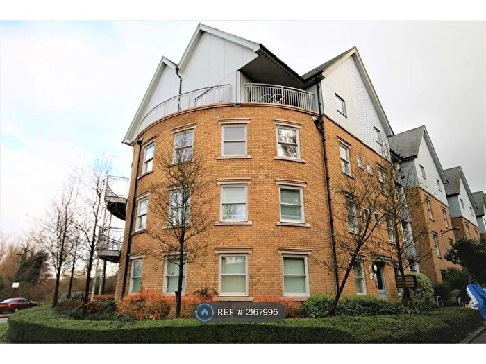2 Bedroom Flat To Rent In St. Andrews Close, Canterbury, CT1