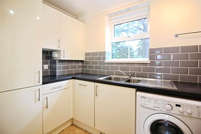 2 Bedroom Apartment To Rent In Cox Hollow, Southcote Road, Reading, RG30
