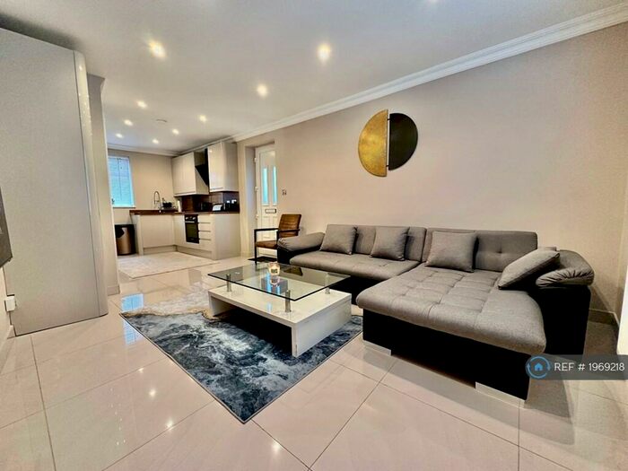 1 Bedroom Terraced House To Rent In Smiths Lane, Windsor, SL4