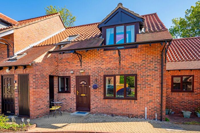 2 Bedroom Flat For Sale In Chancery Court, York, YO24