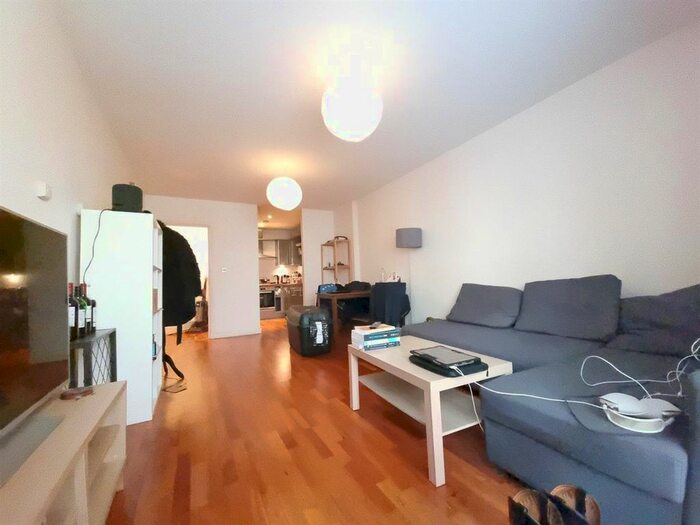 2 Bedroom Flat To Rent In Anlaby House, Boundary Street, Shoreditch, E2