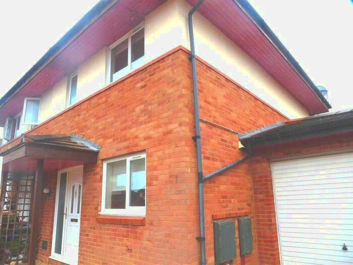 3 Bedroom Houseboat To Rent In Kepwick, Two Mile Ash, Milton Keynes, MK8