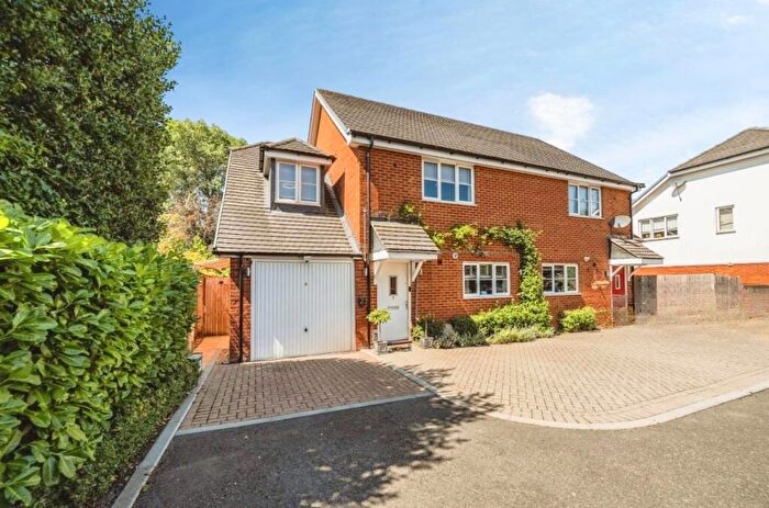 3 Bedroom Semi-Detached House For Sale In Sovereign Gardens, Ash Vale, Surrey, GU12