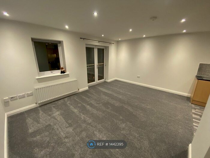 2 Bedroom Flat To Rent In Lagentium Plaza, Castleford, WF10