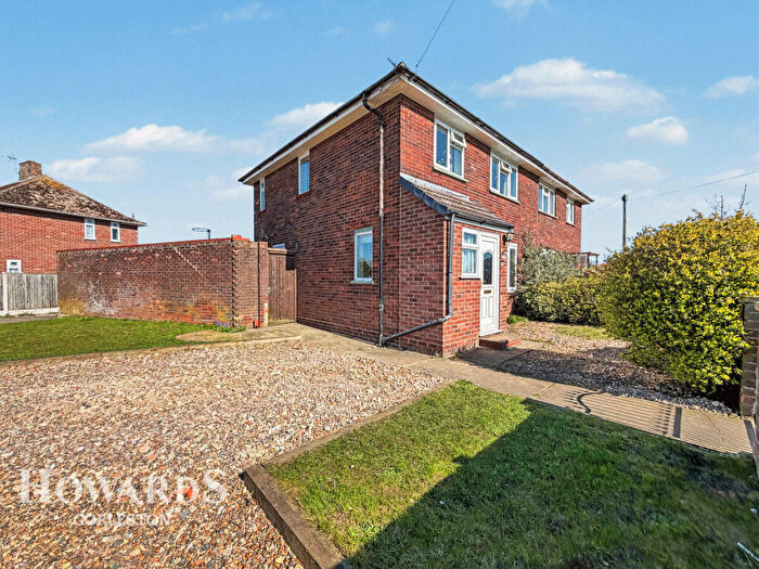 3 Bedroom Semi Detached House For Sale In St Hughs Green, Gorleston, NR31