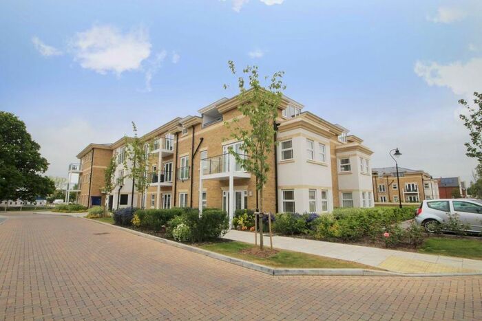 2 Bedroom Flat To Rent In Dyas Road, Sunbury-On-Thames, TW16