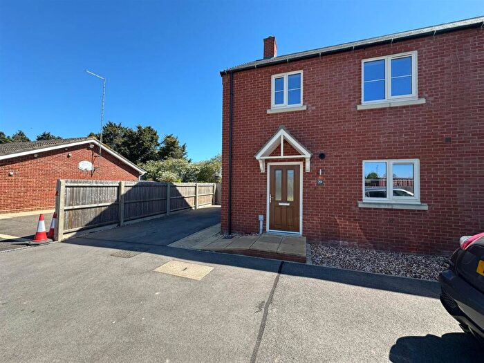 3 Bedroom Semi-Detached House To Rent In Damgate Road, Holbeach, Spalding, PE12