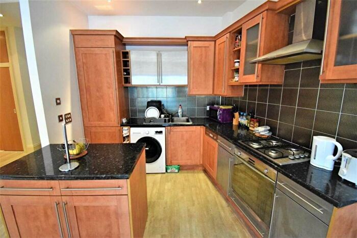 2 Bedroom Flat To Rent In George Street, Nottingham, Nottinghamshire, NG1