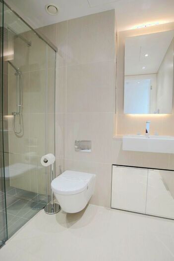 2 Bedroom Flat For Sale In Canter Way, London, E1