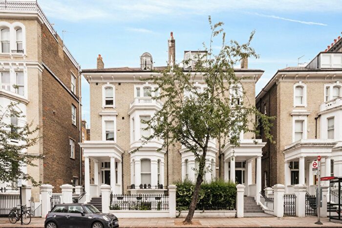 2 Bedroom Flat To Rent In Redcliff Gardens, London, SW10