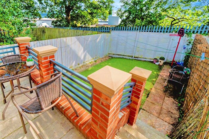 3 Bedroom Terraced House For Sale In Mark Close, Southampton, Hampshire, SO15