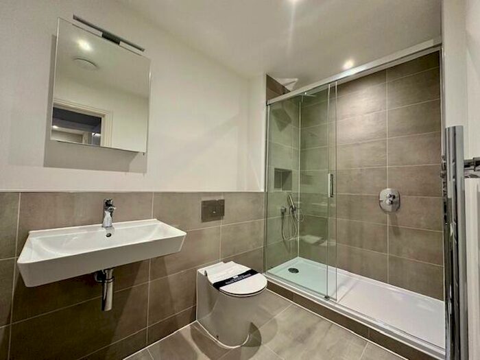 2 Bedroom Apartment To Rent In Crown Lane, Maidenhead, SL6
