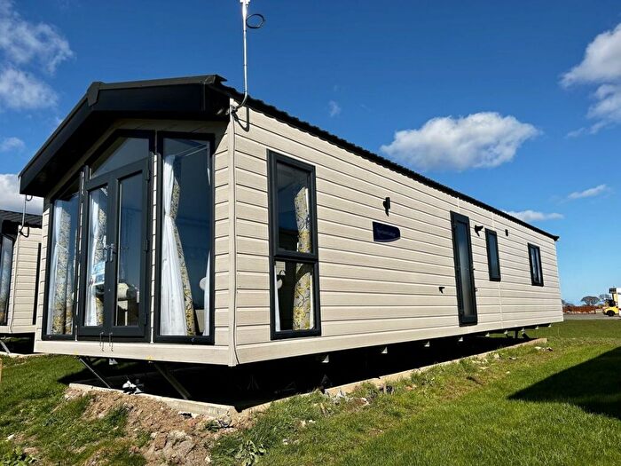 2 Bedroom Mobile/park Home For Sale In Felton, Morpeth, NE65