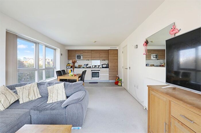 2 Bedroom Flat To Rent In Newton Lodge, West Parkside, London, SE10