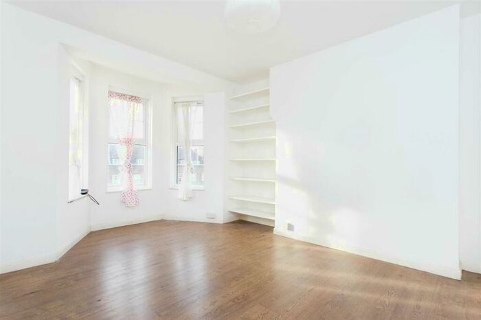 2 Bedroom Flat To Rent In Stamford Hill, Arran House Stamford Hill, N16