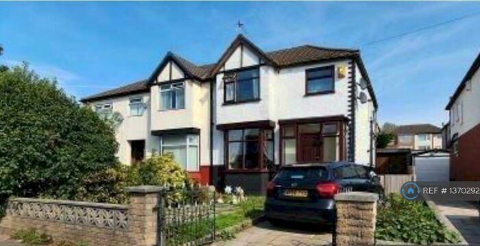 3 Bedroom Semi-Detached House To Rent In Chorley New Road, Bolton, BL6