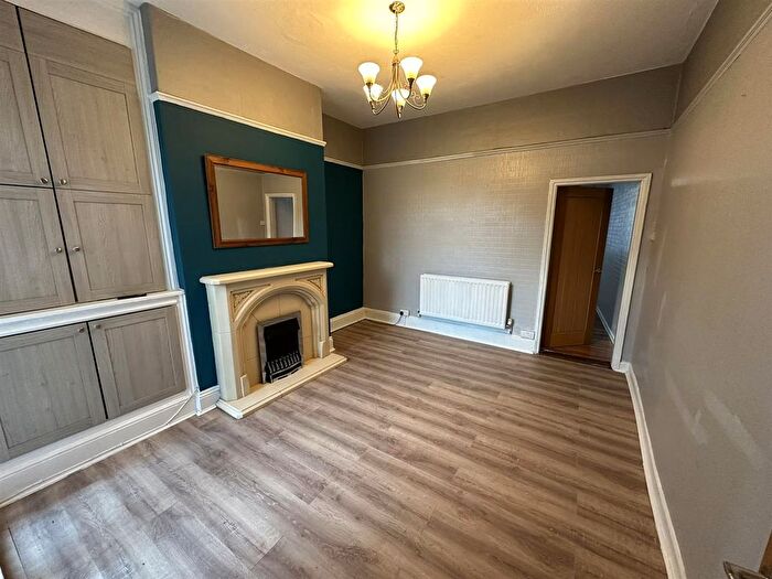 1 Bedroom Flat To Rent In Victoria Street, Chesterton, Newcastle, Staffs, ST5