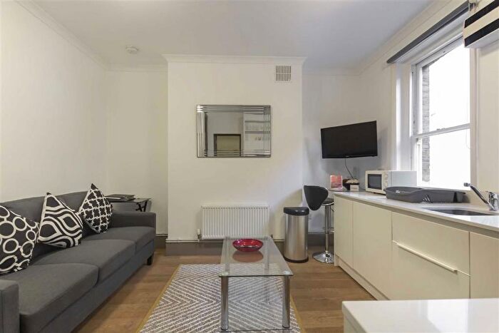 1 Bedroom Flat To Rent In Cleveland Street, London, W1T